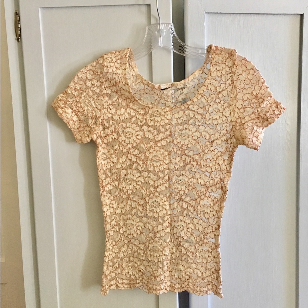 SALE!!! Pretty lace top